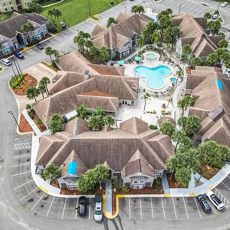 Be Our Guest! 1 Bedroom Condo Near Disney Parks!